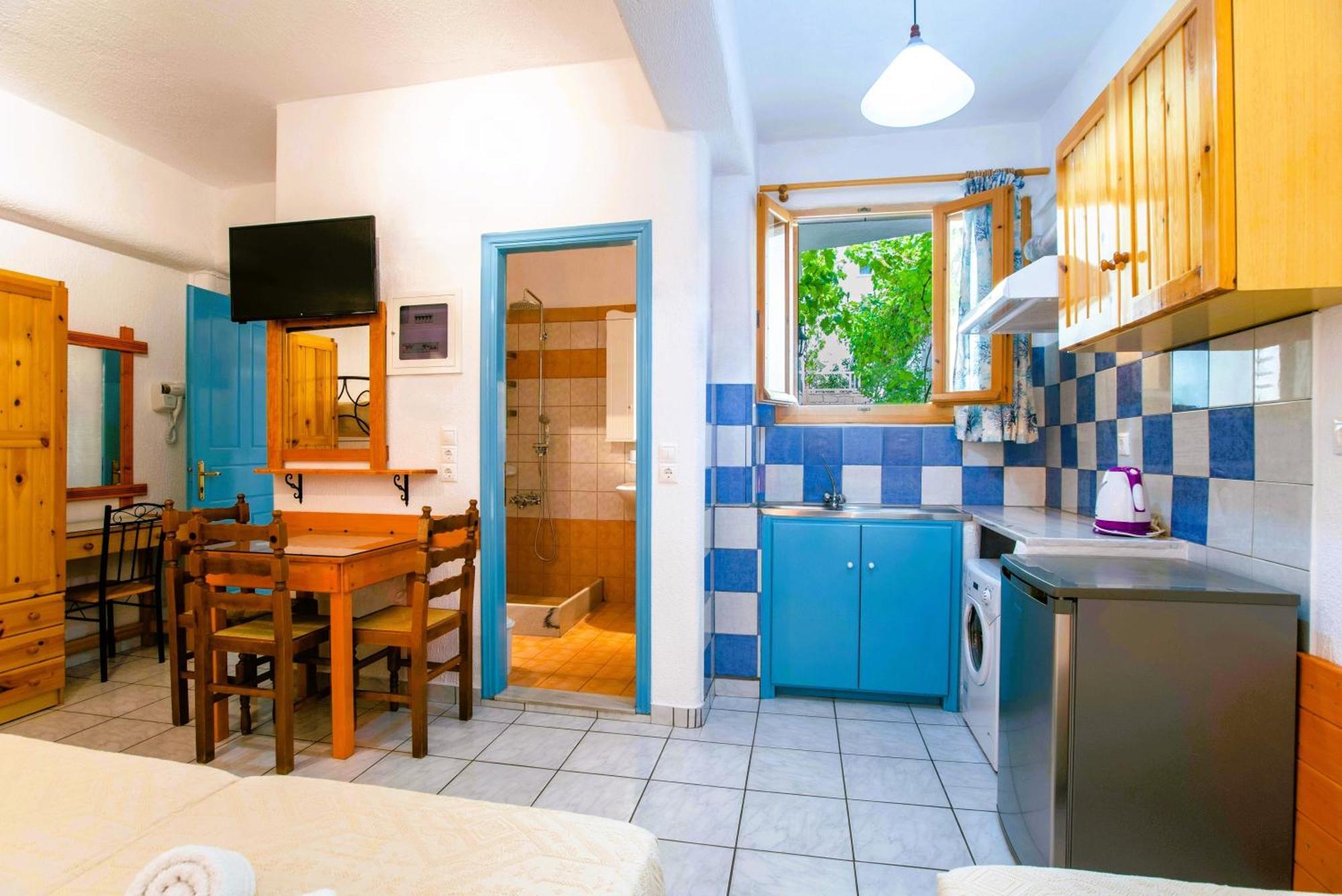 Kontaratos Studios & Apartments Páros Dış mekan fotoğraf