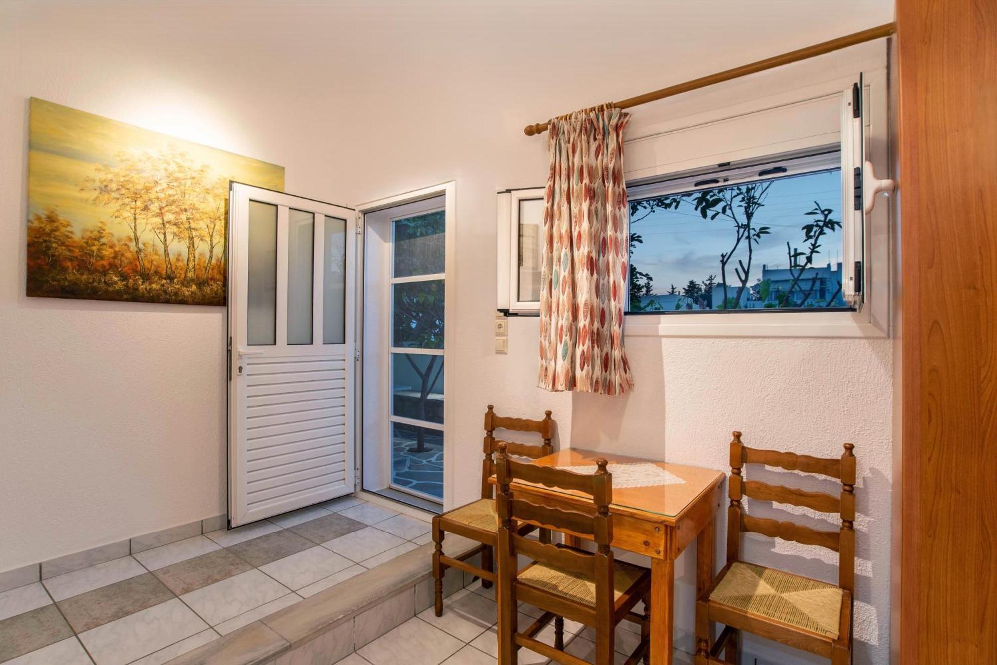 Kontaratos Studios & Apartments Páros Dış mekan fotoğraf