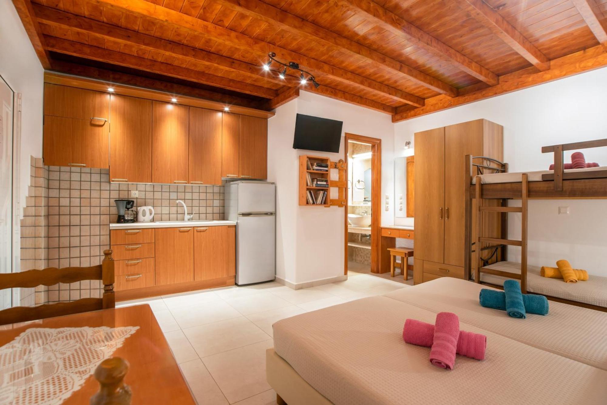 Kontaratos Studios & Apartments Páros Dış mekan fotoğraf